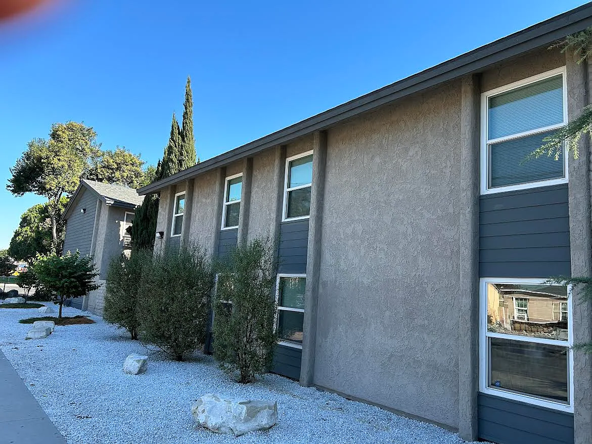 Gridley Apartments — Photo 1