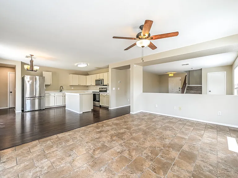 15331 W Cameron Cir — Photo 7