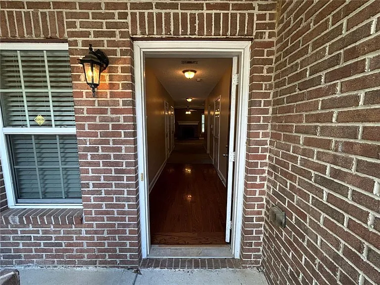 3233 Glenloch Pl — Photo 4