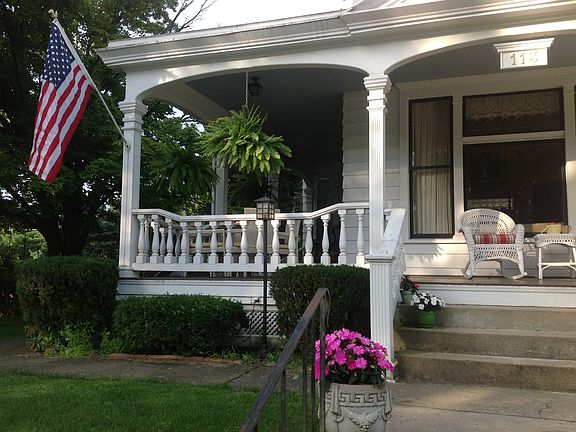 3rd image of 113 N Oak St