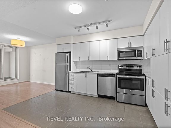 5th image of 830 Lawrence Ave W #510