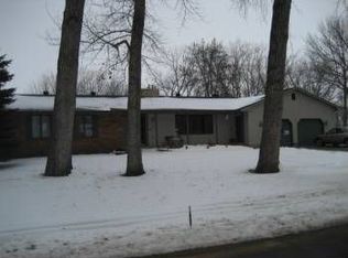 535 Mallory St N, Waterville, MN 56096