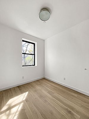 4th image of 166 E 105th St #5