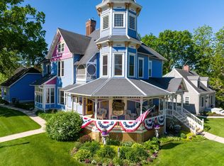 305 2nd St NW, Faribault, MN 55021