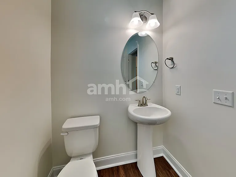 210 Parkside Blvd — Photo 9