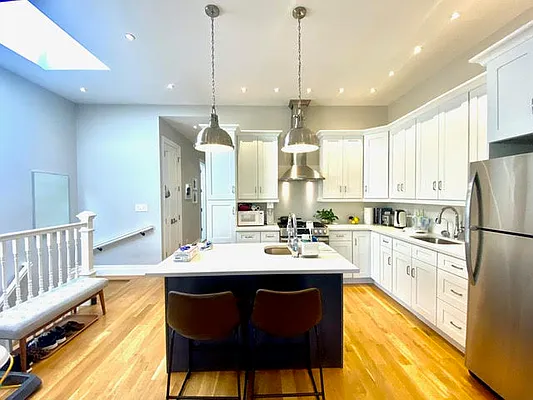 Rented by Lang Realty LLC | media 8