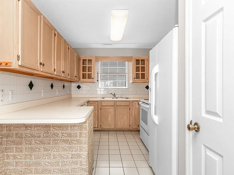 112 Dusty Trail Ln — Photo 14