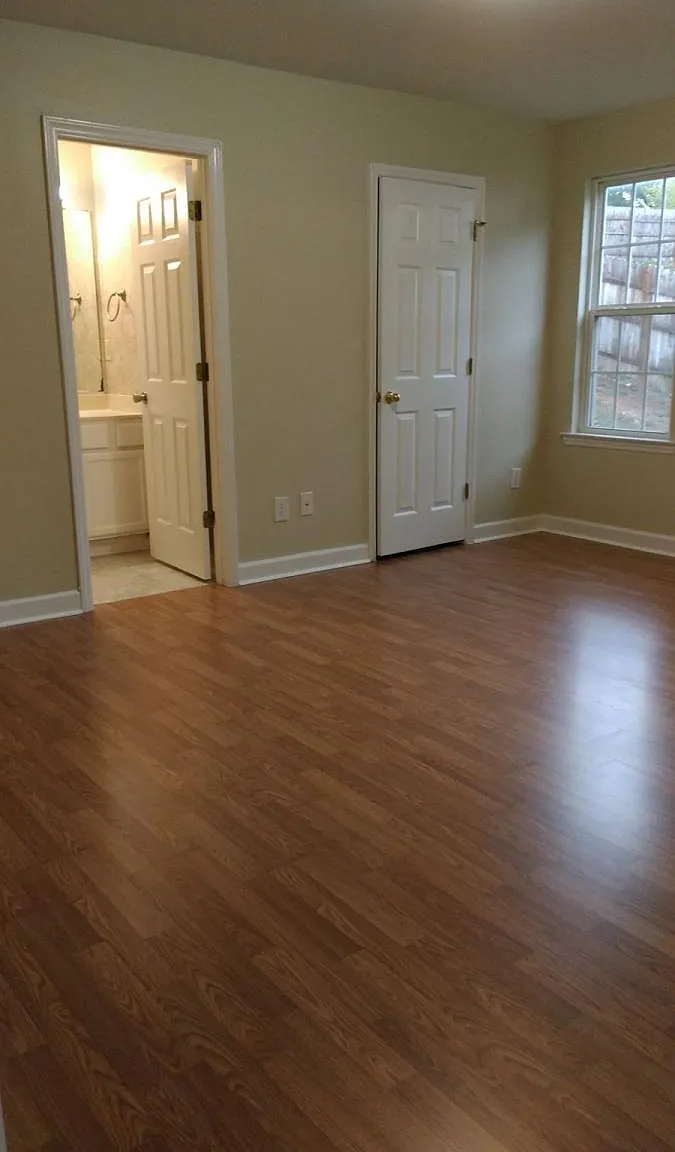 3 bed, 1401 sqft, $1,800 — Photo 3