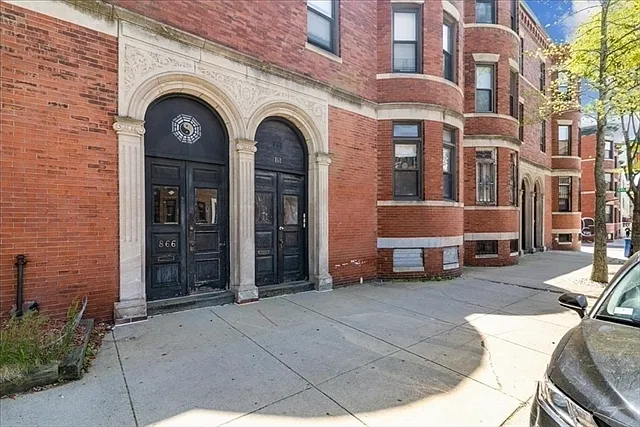 866 Huntington Ave #2