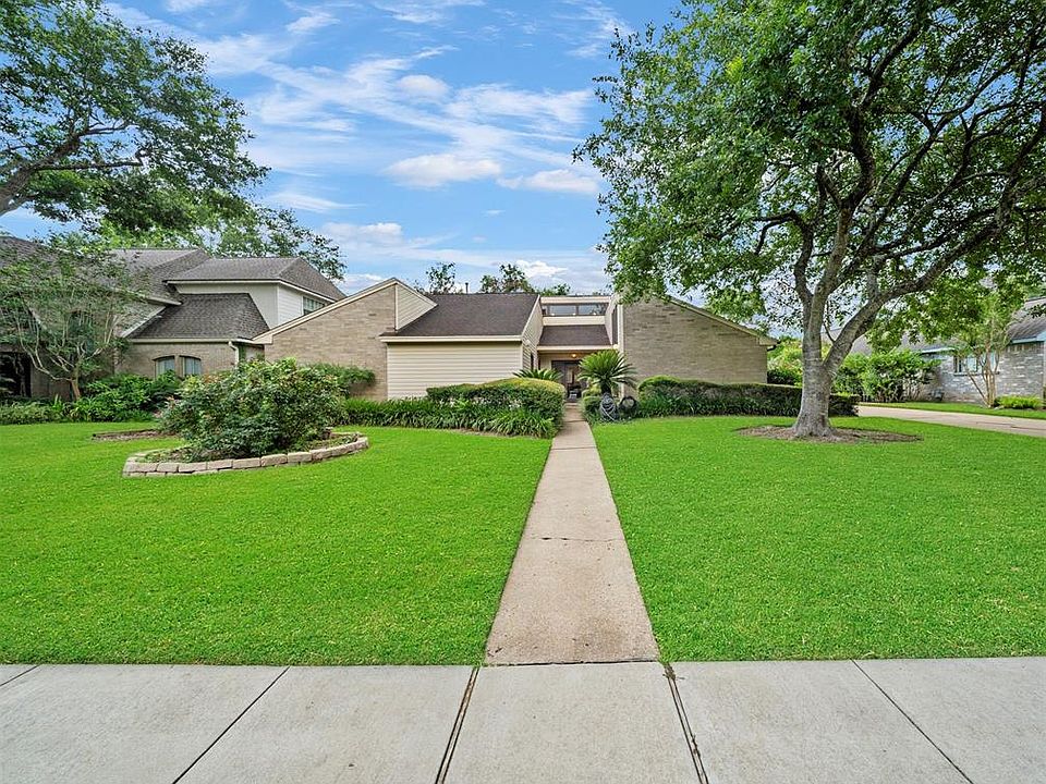 1st image of 2511 Glenn Lakes Ln