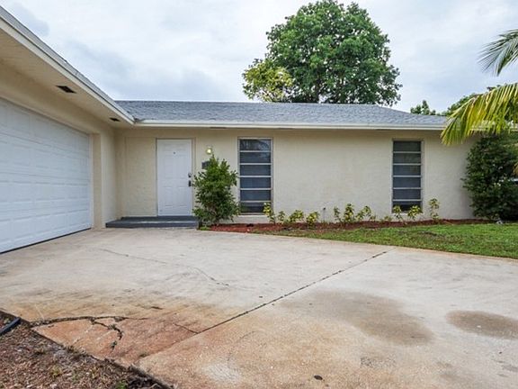 3rd image of 3620 SE 2nd Ct