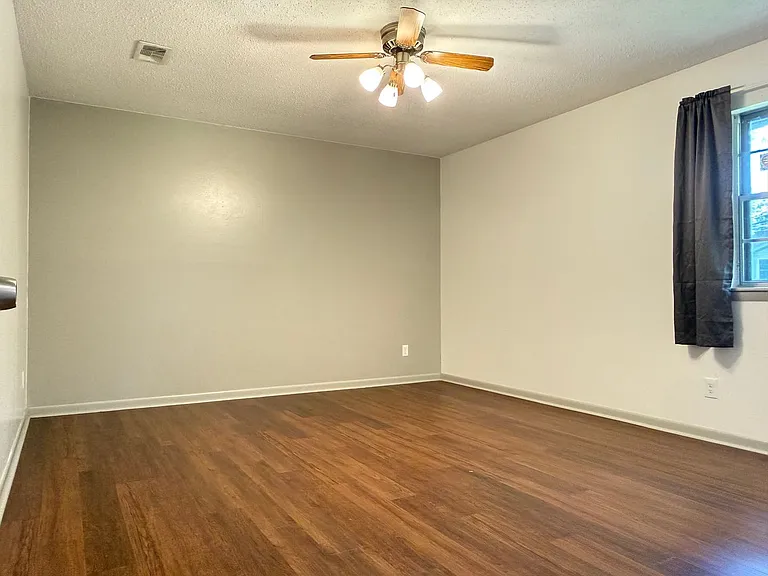 3604 Royal Oak Dr — Photo 18