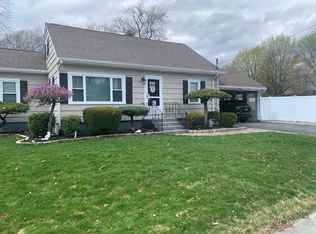 293 Raymond St, New Bedford, MA 02745