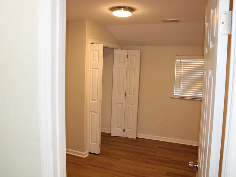 122 Memorial Dr — Photo 4