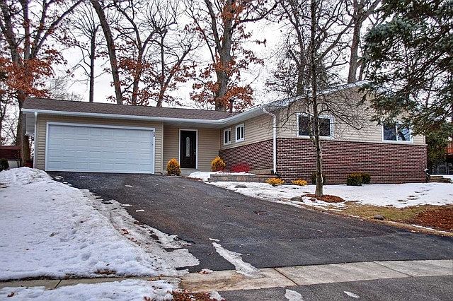 1st image of 13 Hilltop Dr