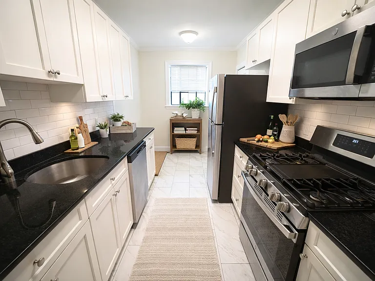 108 Sewall Ave #3 — Photo 2