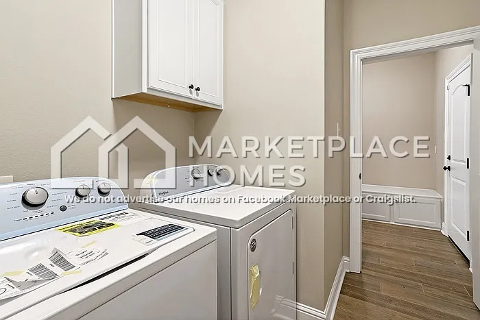 462 Lake Breeze Dr — Photo 16