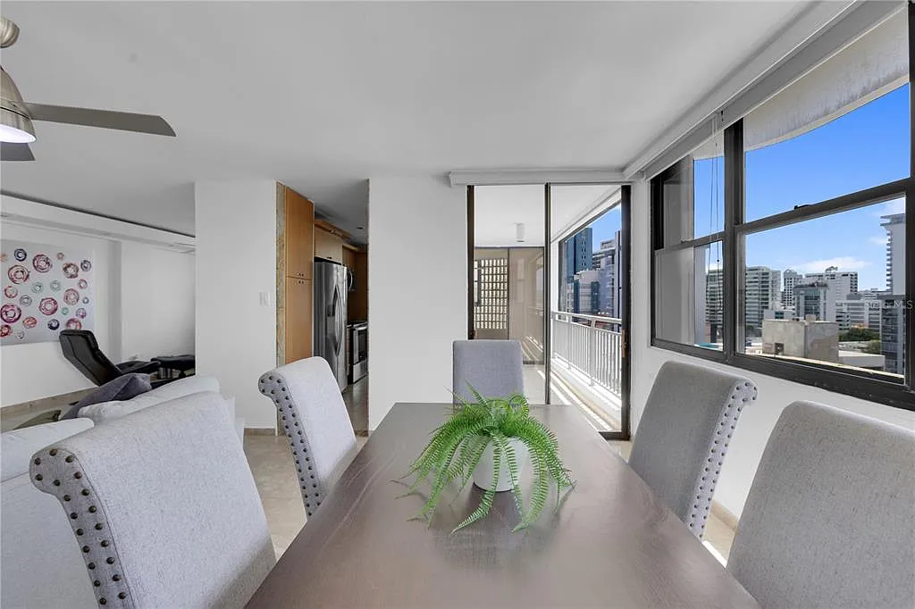 2 bed, 2.0 bath, 1408 sqft, $3,900 — Photo 4