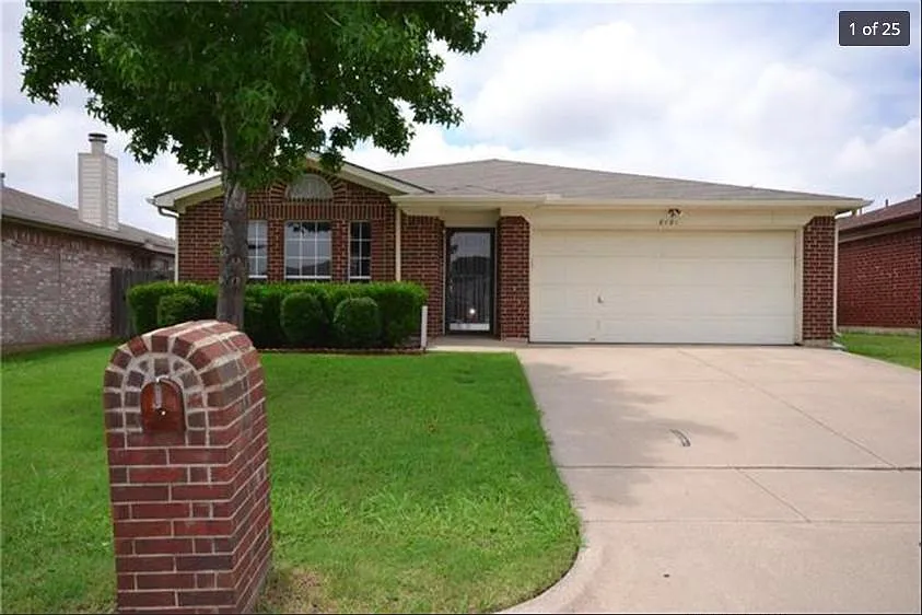 8121 Waterside Trl