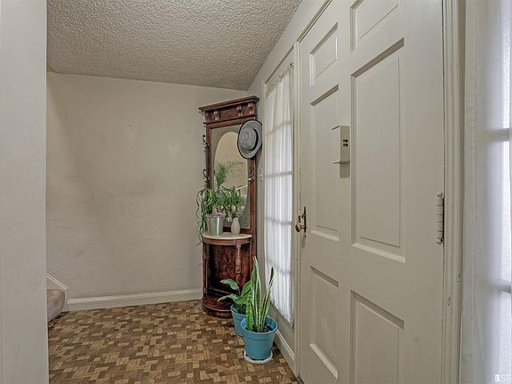 2nd image of 4437 Ulloa St