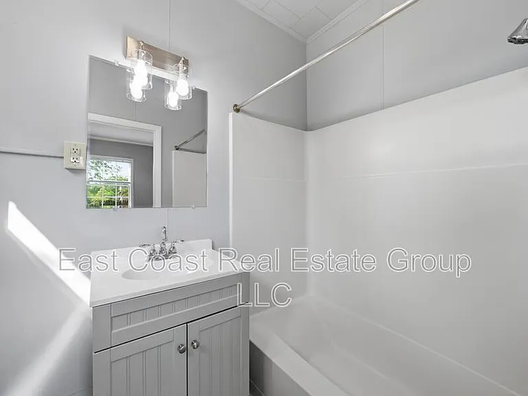 323 N Potomac St #1 — Photo 13