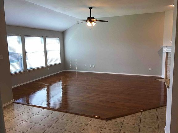 5th image of 241 Cedar Crest Dr