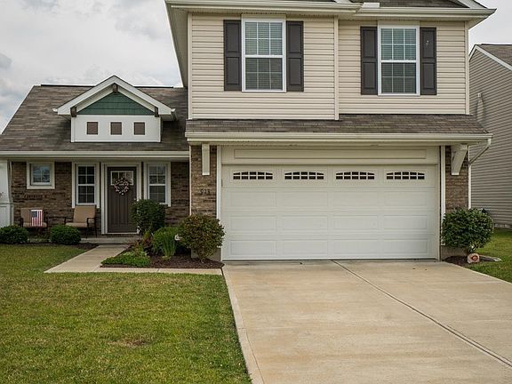 3rd image of 913 Regency Ct