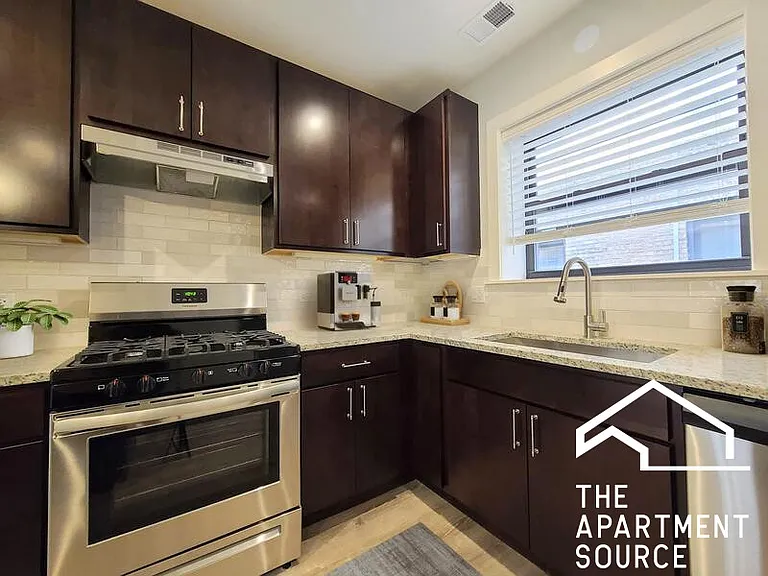 1144 Maple Ave #2 — Photo 2