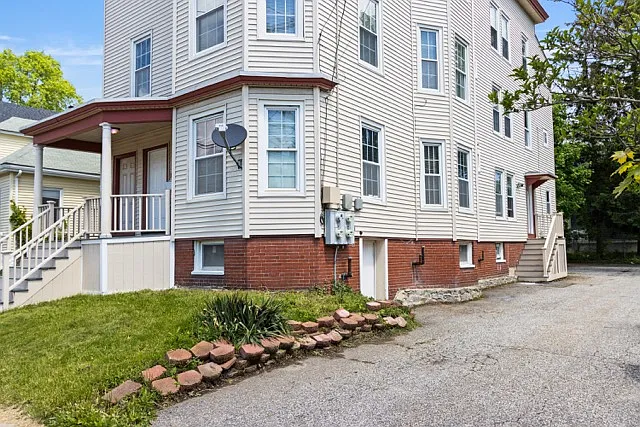 583 Washington Ave #2 — Photo 15