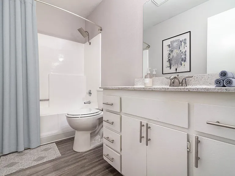Park Heights Apartments — Photo 16
