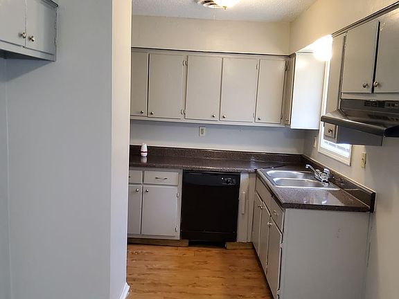 4th image of 591 Brockwood Ave