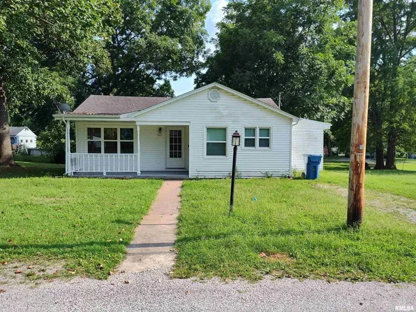 507 E Jefferson St, Mc Leansboro, IL 62859