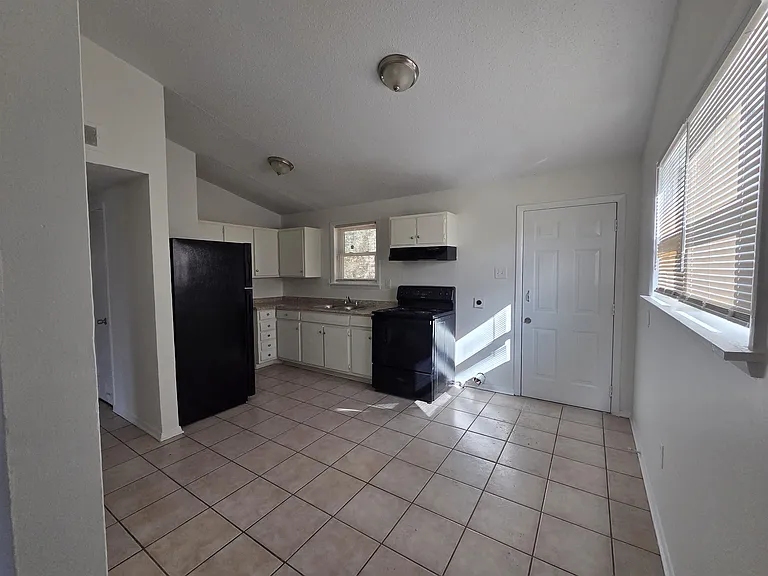 4638 Appleville St — Photo 15