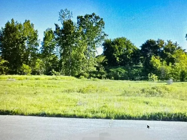 1000 Snyder Dr #32, Lockport, NY 14094