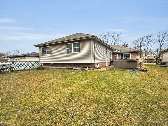 4th image of 15015 Laramie Ave