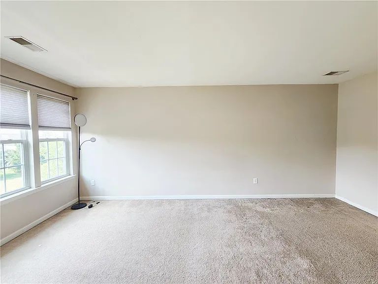 1073 Sparrow Way — Photo 24