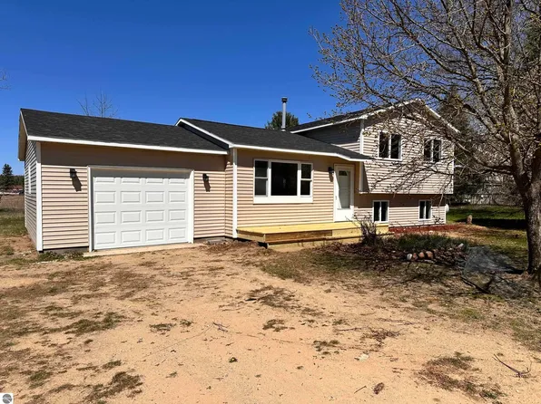 2579 Voice Rd, Kingsley, MI 49649