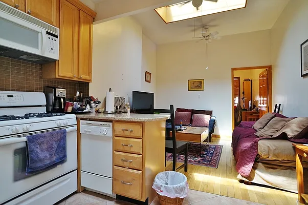 Rented by J Misrahi Realty Corp | media 7