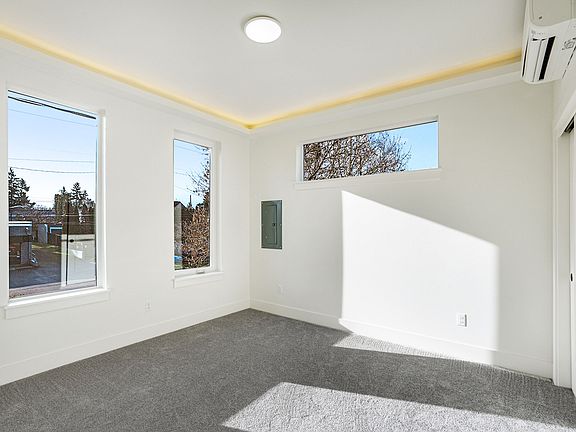 5th image of 2329 N Lombard St #2329
