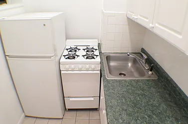 Rented by Glasser Realty LLC