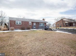 6141 Chambers Hill Rd, Harrisburg, PA 17111