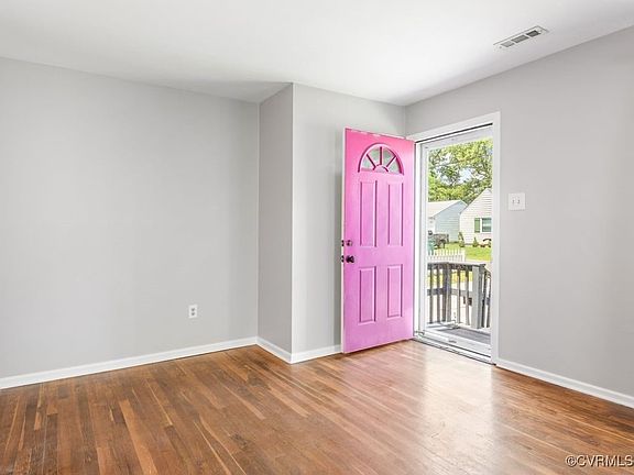 5th image of 7 N Quince Ave