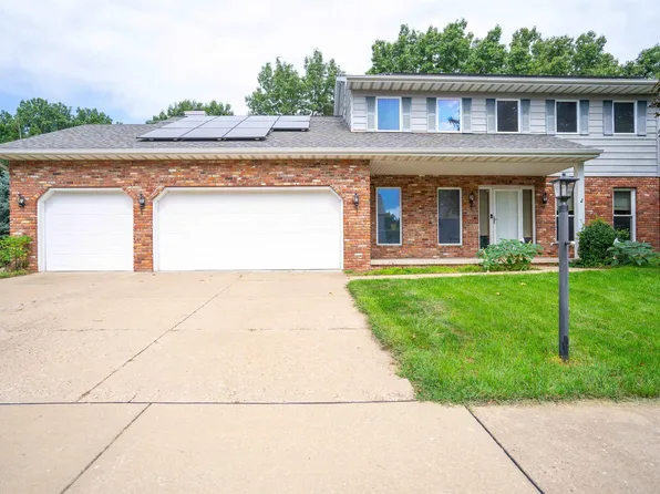 5019 W Ancient Oak Dr, Peoria, IL 61615