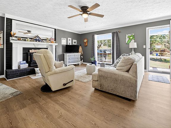 2nd image of 1216 Ponderosa Dr