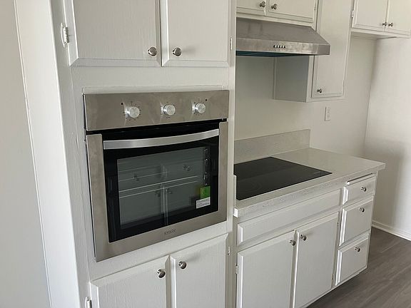 3rd image of 4534 Los Feliz Blvd APT 205