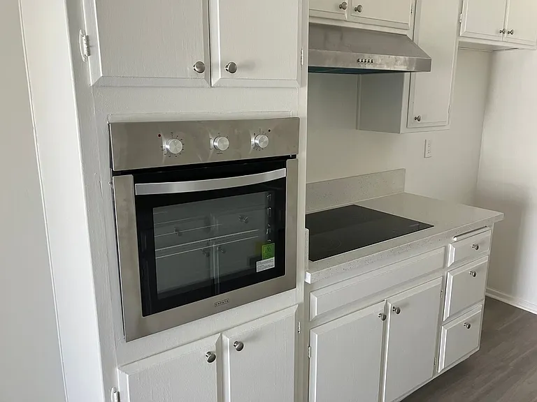 4534 Los Feliz Blvd #205 — Photo 3
