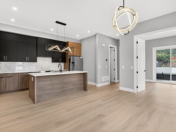 2nd image of 757 Barnaby Rd #1