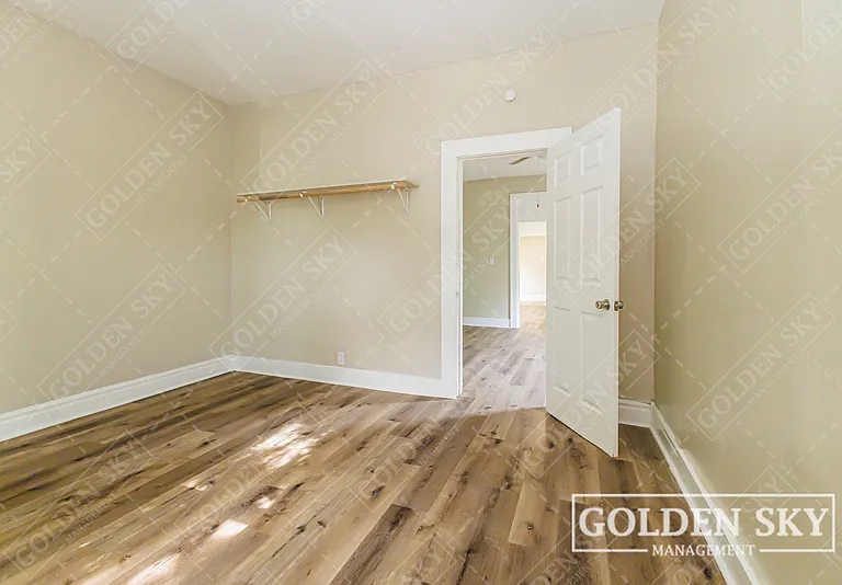 216 N Pershing Dr — Photo 5