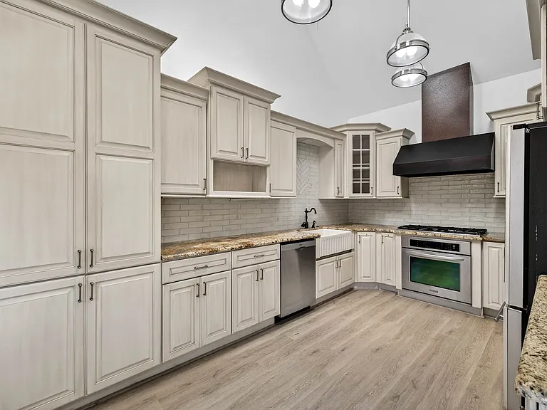 1330 Cherry St NE — Photo 13
