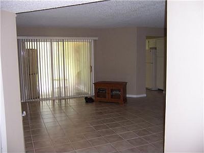 4th image of 2639 SE 19th Ct #101-D